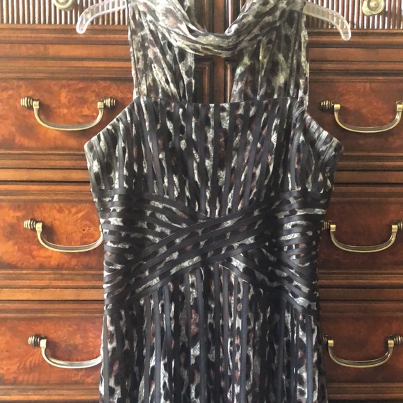 Great party dress with separate shawl. - Picture 2 of 10